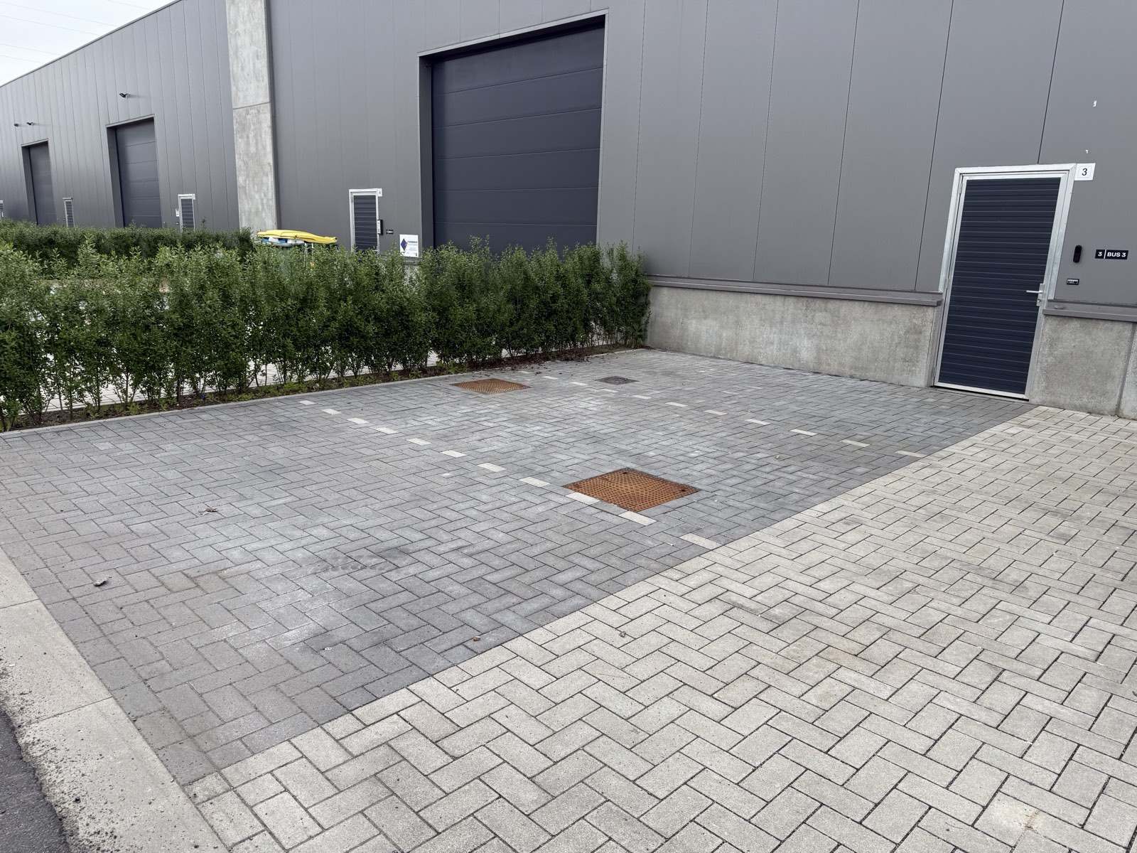 Gevel met sectionaalpoort